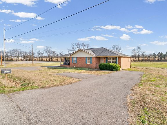 3rd image of 5867 Julien Rd