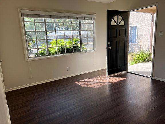 3rd image of 4234 Stevely Ave
