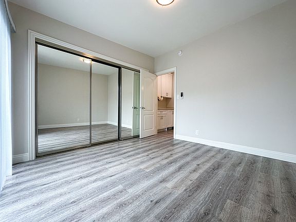 5th image of 6434 Lexington Ave #1