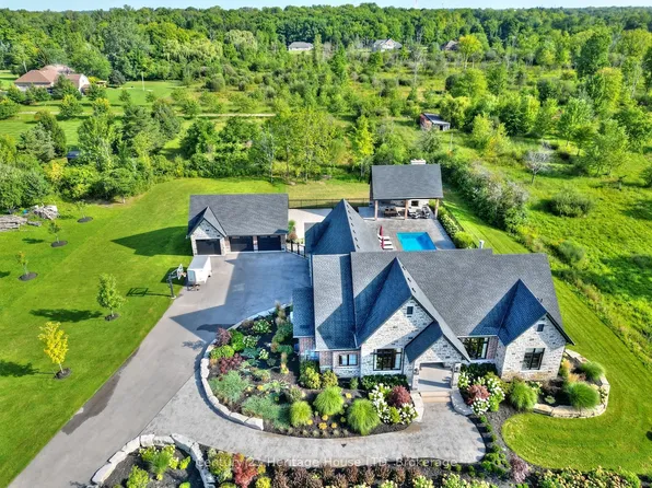 1716 Rebecca St, Fort Erie, ON L2A 5M4