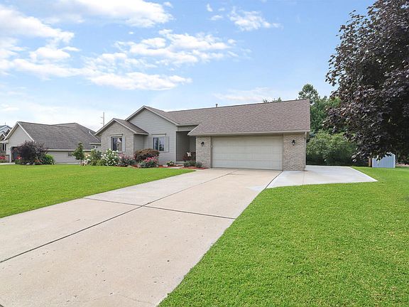 3rd image of 635 Sleepy Hollow Ln