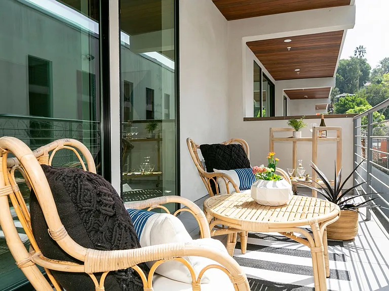 2409 Griffith Park Blvd — Photo 34