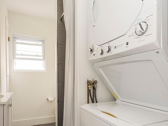 5th image of 606 S American St #C