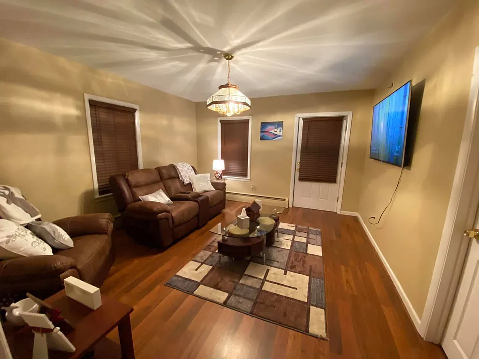 25 Saint Marys St #102
