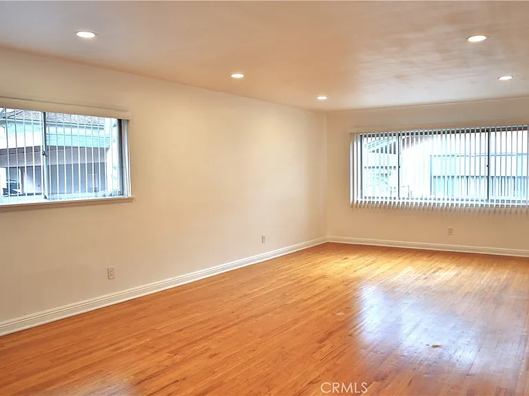 809 Fairview Ave #7 — Photo 2