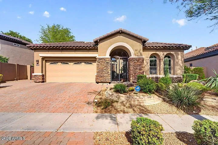 3 bed, 3.5 bath, 2639 sqft, $5,500 — Photo 2