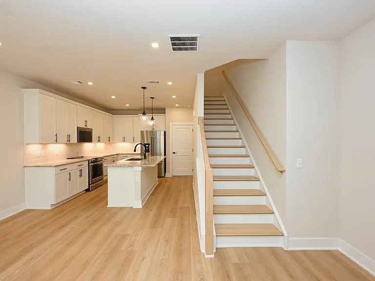 126 Zola Aly — Photo 23