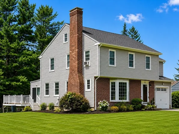 10 Wesley Dr, Leicester, MA 01524