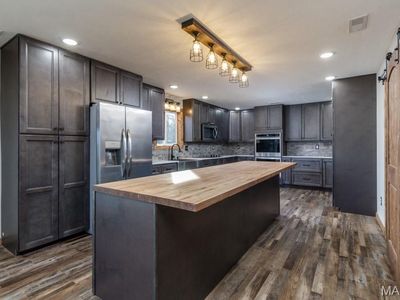 27327 Harrill Ln, Lebanon, MO, 65536