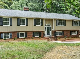 2421 Merrimont Dr, Winston Salem, NC 27106