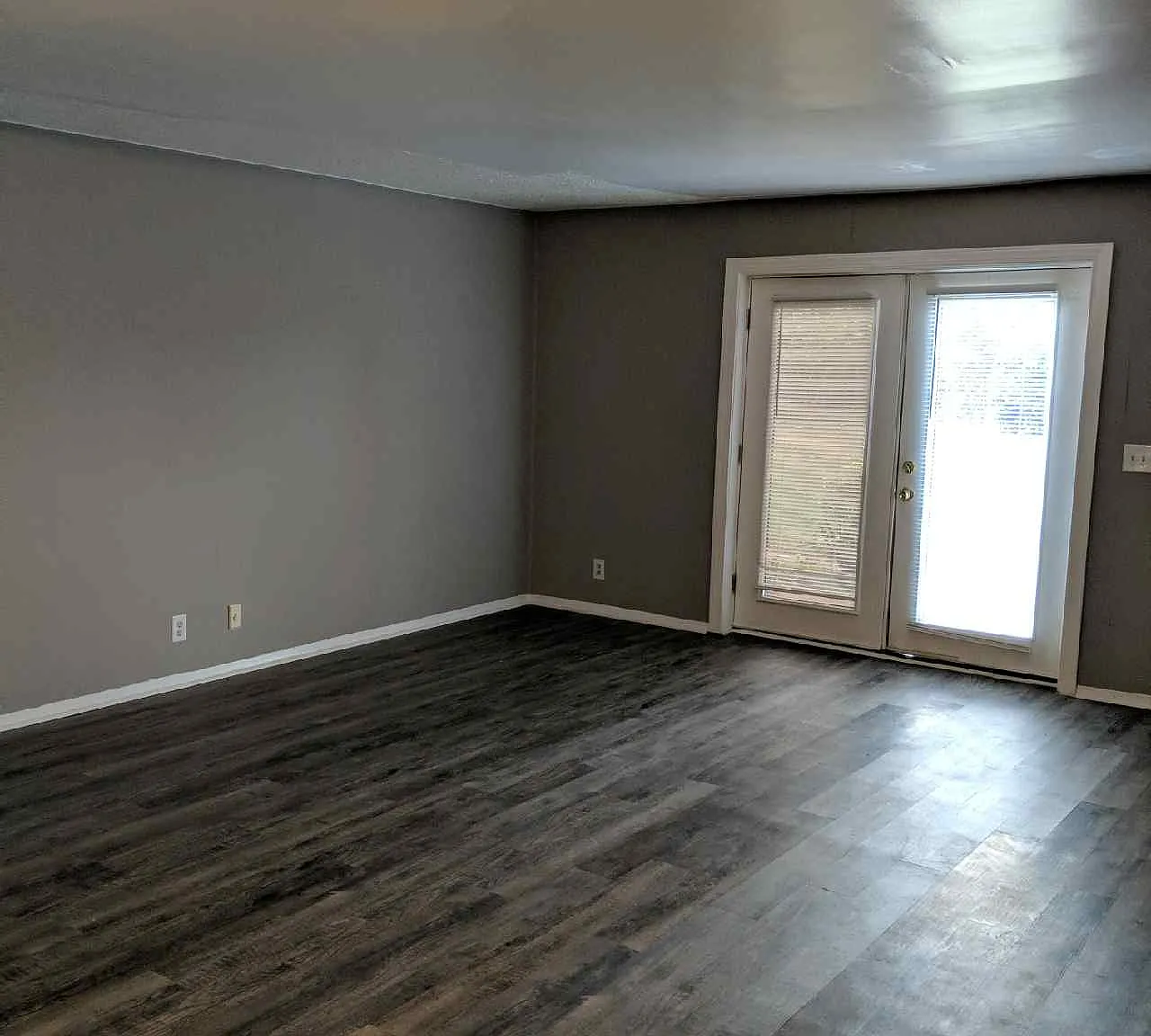 1079 Harold Drive - 1 — Photo 1