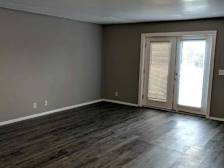 1079 Harold Dr #1 — Photo 1