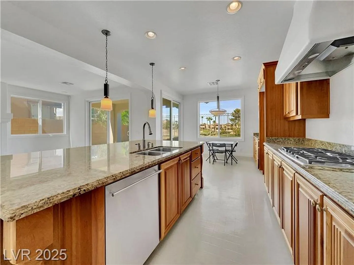 golf view, balcony , 5 bed room plus den and loft — Photo 3
