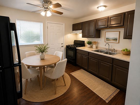 3rd image of 824 Loyola Dr #824