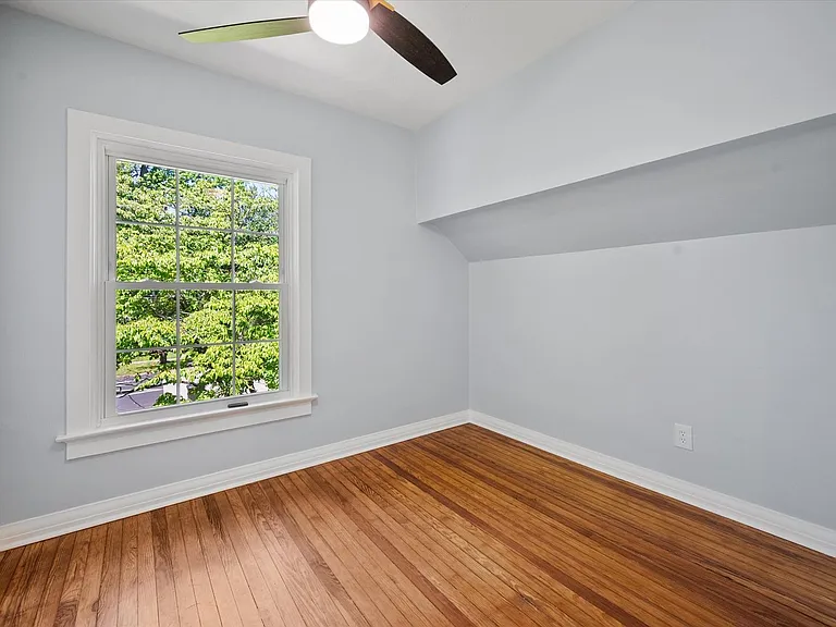 4513 S 6th St — Photo 29