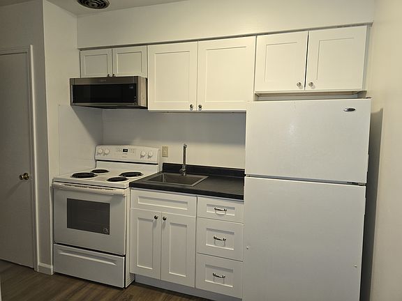 2nd image of 1145 S Schuyler Ave
