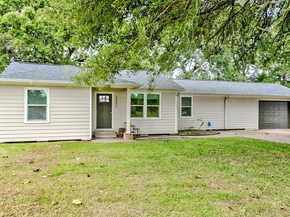 3002 Tyler Ave, Nederland, TX 77627