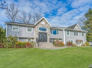 62 Mountain Ave, Park Ridge, NJ 07656