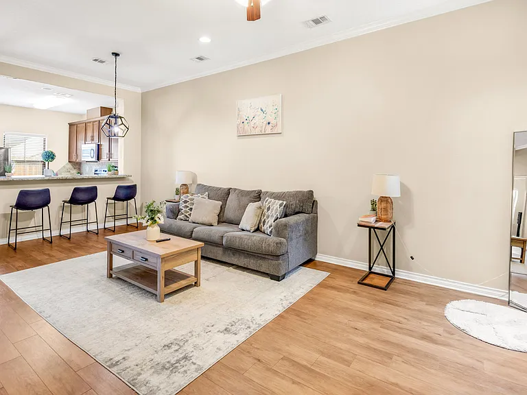 3824 Blackhawk Ln — Photo 4