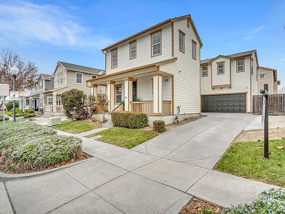 3rd image of 1030 Driftwood Drive