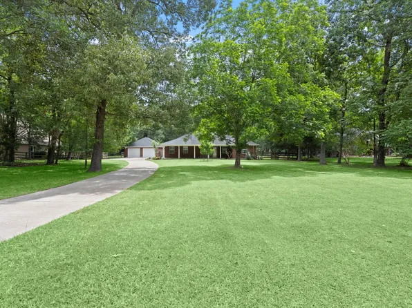 2418 Pebble Lake Dr, Magnolia, TX 77354