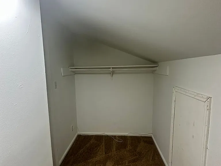 2738 Tyndall Dr — Photo 21