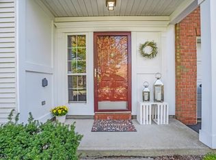 13 Clark Ct, Basking Ridge, NJ 07920