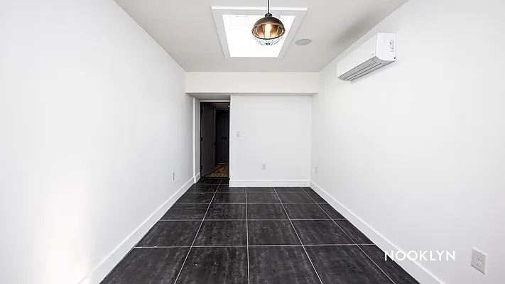 Rented by Nooklyn NYC LLC | media 30