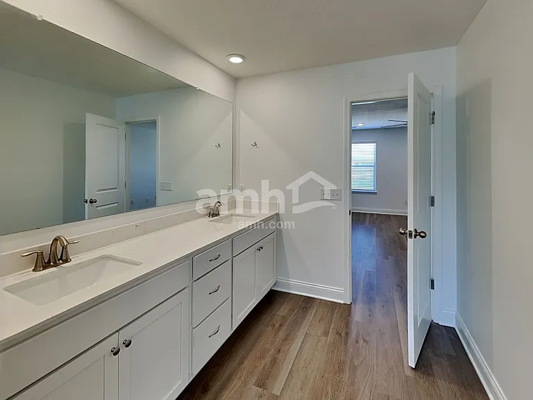 1077 Broyles Xing — Photo 9