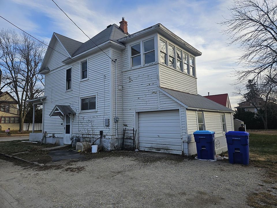 2nd image of 310 N Frederick Ave