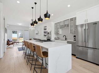 2124 S 32nd Ave SW, Calgary, AB T2T 1W8