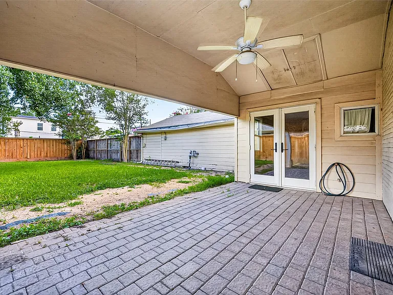 3731 Drake St — Photo 33