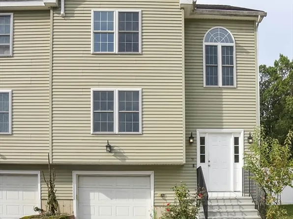 55 Meola Ave, Worcester, MA 01606