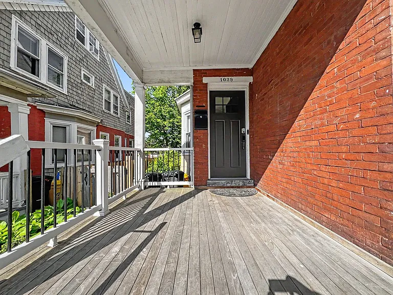 1039 Rees Ave — Photo 36