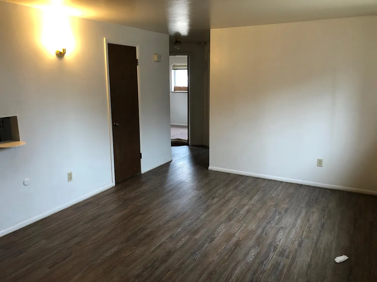 Building Photo - 8445 Grandview Ave #3
