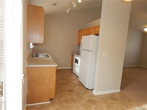 5th image of 5508 Morning Breeze Ln