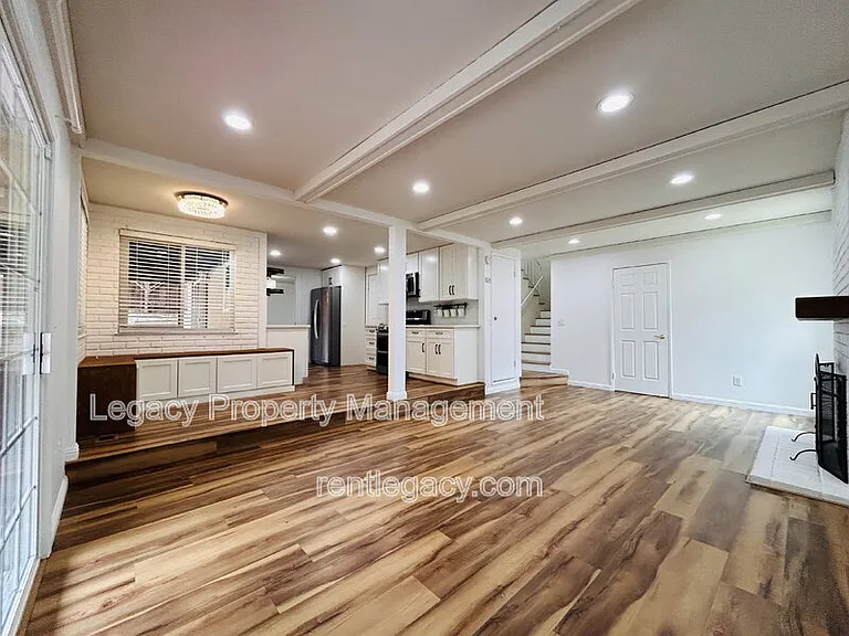 493 Dahlia St — Photo 12