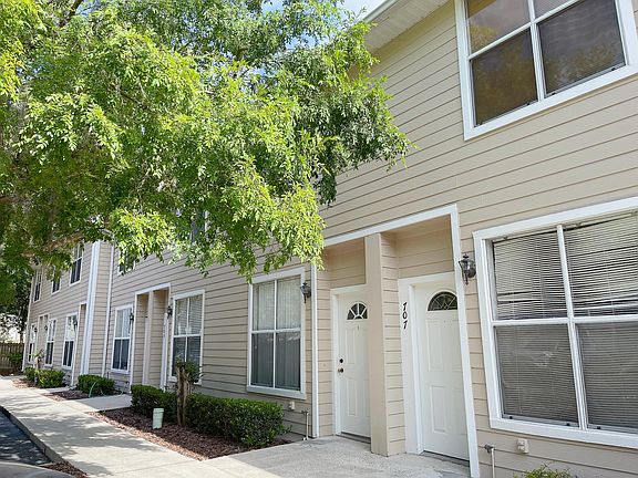 2nd image of 3901 SW 20th Ave