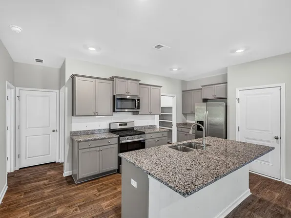 137 Blossom Wood Ln, Summerville, SC 29486