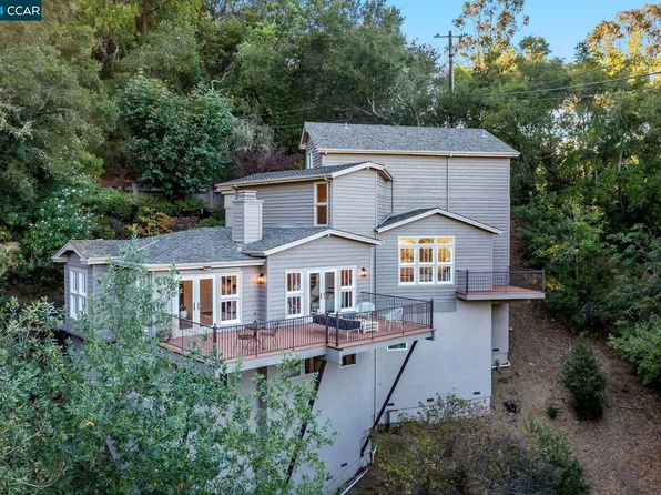 214 Canon Dr, Orinda, CA 94563