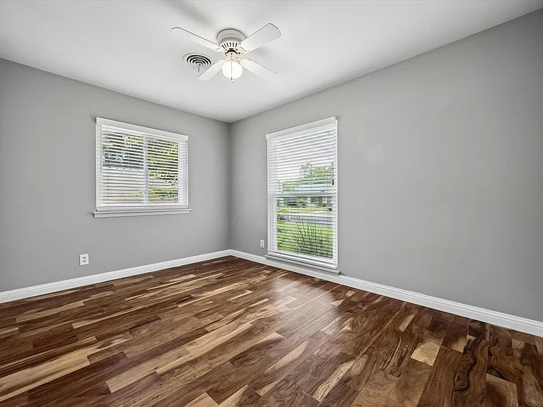 1902 Wooten Dr — Photo 15