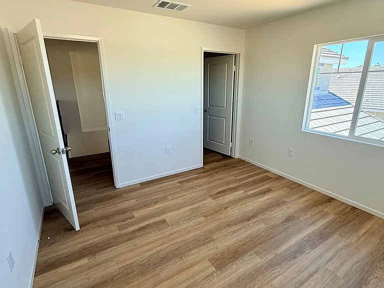 11715 Sebastian Rd — Photo 15