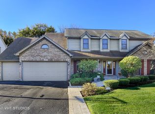 121 Hawkins Cir, Wheaton, IL 60189