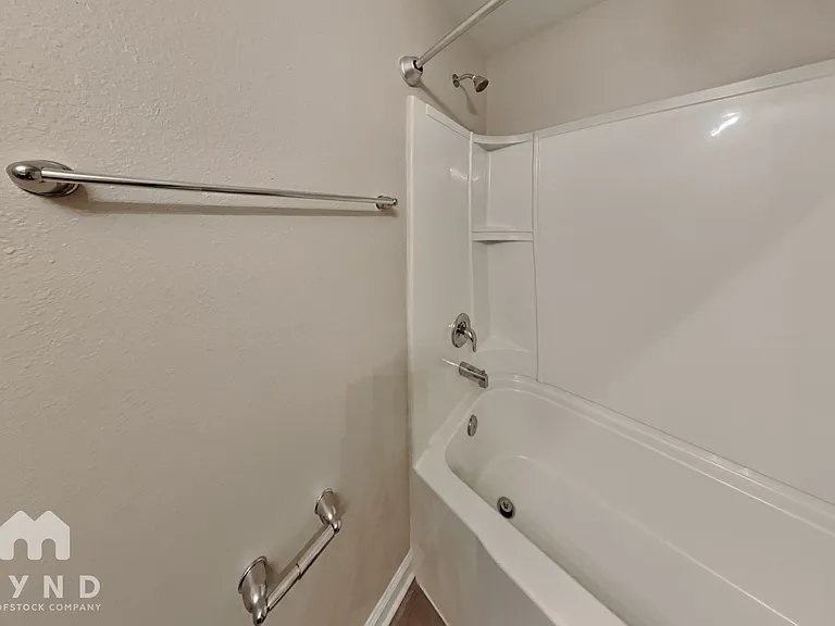 752 Henley Ct — Photo 13