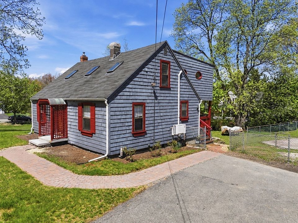 1st image of 609 Willard St