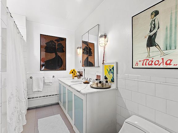 5th image of 161 Grand St #4B