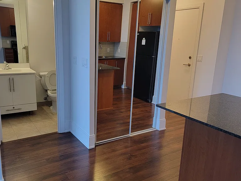 330 Burnhamthorpe Rd W #2306 — Photo 7