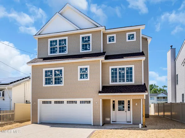 28 Commodore Drive, Brick, NJ 08723