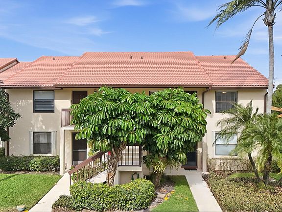 2nd image of 4542 Lucerne Lakes Boulevard E #206
