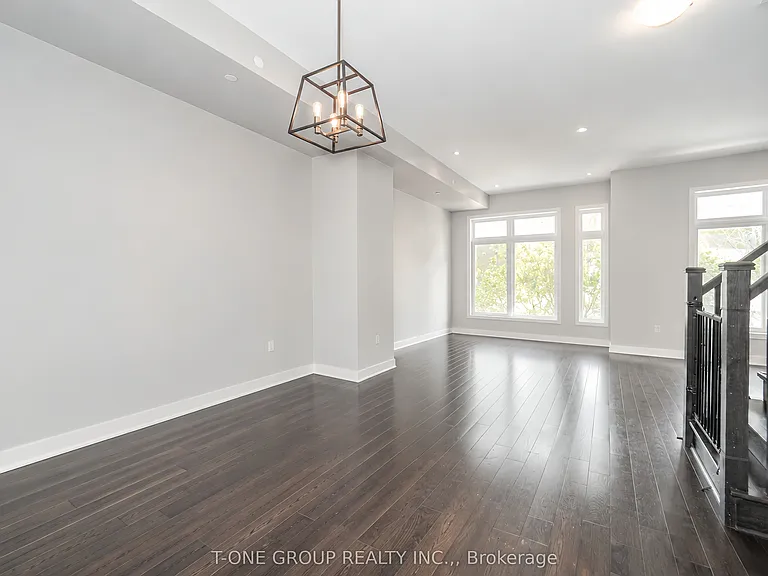 55 Sutton Ave — Photo 22
